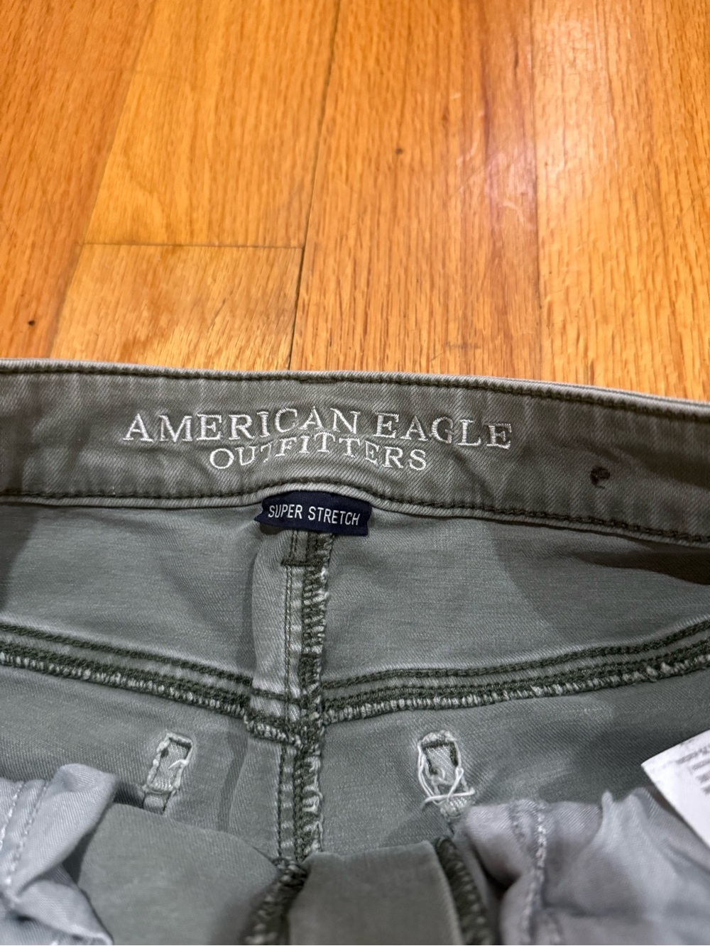 American Eagle Midi Short — Sage Green, Size 6 - Picture 2 of 7